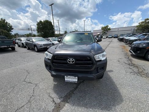 Used 2016 Toyota Tacoma SR AWD/4WD image 2