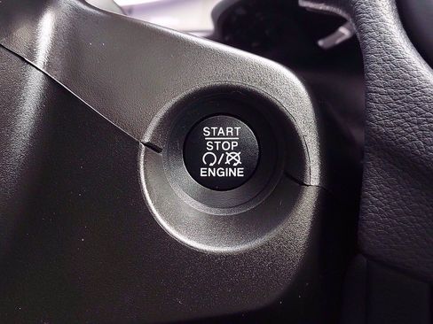 Used 2018 Jeep Compass Latitude w/ Safe & Security Group image 23