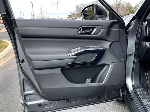 New 2026 Nissan Pathfinder SV image 10