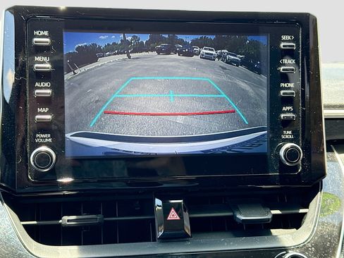 Used 2020 Toyota Corolla LE FWD image 29