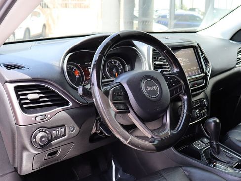 Used 2020 Jeep Cherokee Limited FWD image 40