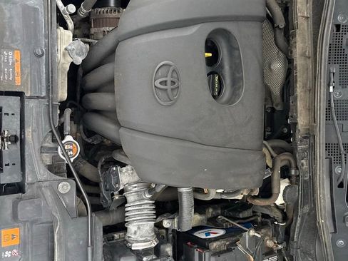 Used 2019 Toyota Yaris LE image 29