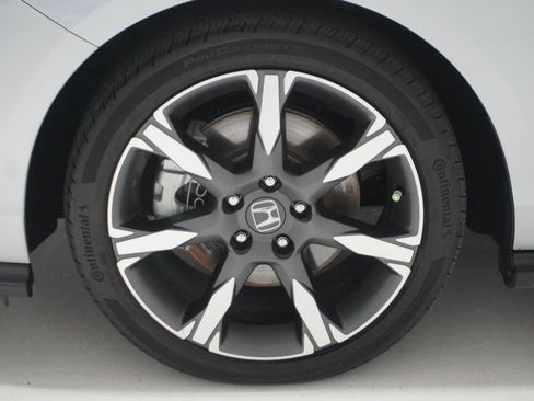 Used 2025 Honda Accord Sport image 9