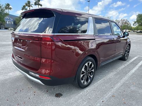 Certified 2024 Kia Carnival EX image 8