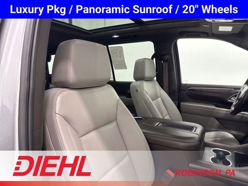 Used 2023 Chevrolet Tahoe LT w/ Luxury Package AWD/4WD image 17