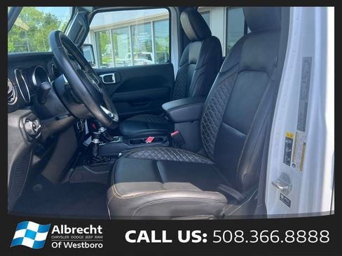 Used 2022 Jeep Gladiator Overland AWD/4WD image 10