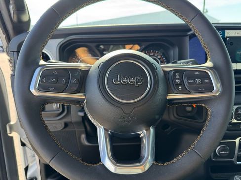 Used 2024 Jeep Wrangler Sahara image 25