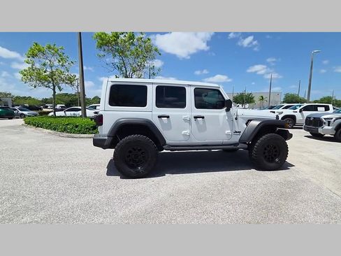 Used 2022 Jeep Wrangler Unlimited Sport w/ Sun And Sound Package AWD/4WD image 37