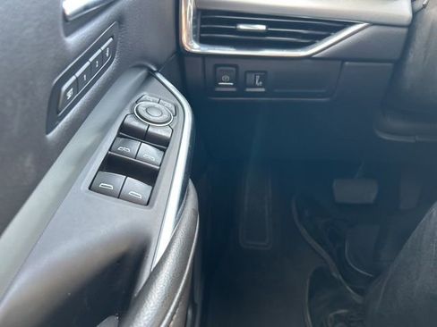 Used 2021 Cadillac XT4 Premium Luxury image 15