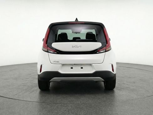 Used 2025 Kia Soul LX w/ LX Technology Package FWD image 7
