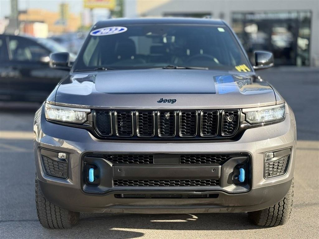Used 2022 Jeep Grand Cherokee Trailhawk w/ Advanced Protech Group II AWD/4WD image 2