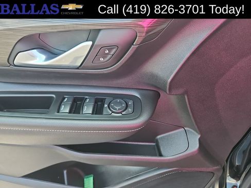 Certified 2023 GMC Terrain SLE w/ Driver Convenience Package AWD/4WD image 11