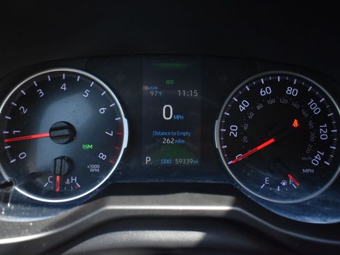 Used 2020 Toyota RAV4 XLE w/ Convenience Package AWD/4WD image 32