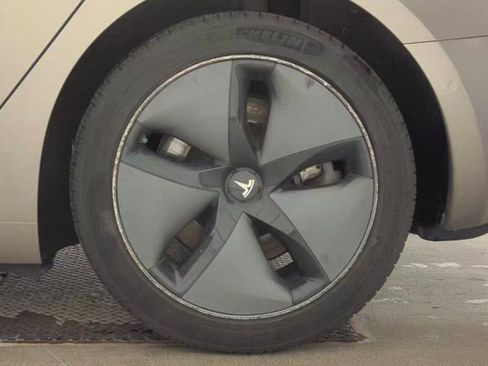 Used 2018 Tesla Model 3 Long Range image 12