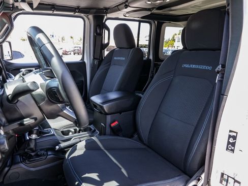 Used 2022 Jeep Wrangler Unlimited Rubicon 4xe AWD/4WD image 16