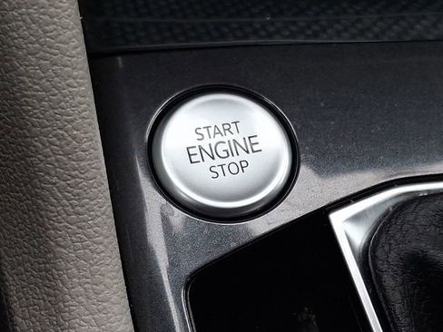 Used 2022 Volkswagen Tiguan SE AWD/4WD image 23