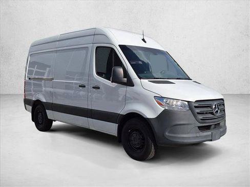Used 2024 Mercedes-Benz Sprinter 2500 image 3
