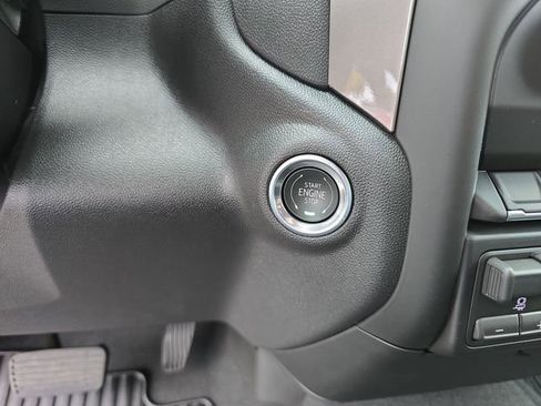 New 2026 Chevrolet Silverado 1500 Custom Trail Boss w/ LPO, Dark Essentials Package image 17