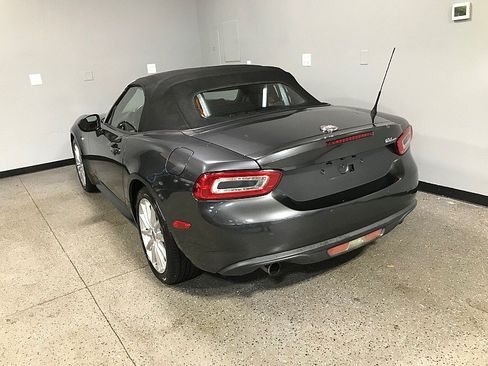 Used 2017 FIAT 124 Spider Lusso RWD image 10