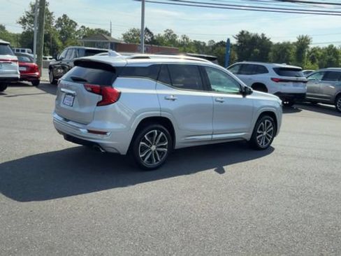 Used 2019 GMC Terrain Denali w/ Comfort Package AWD/4WD image 8
