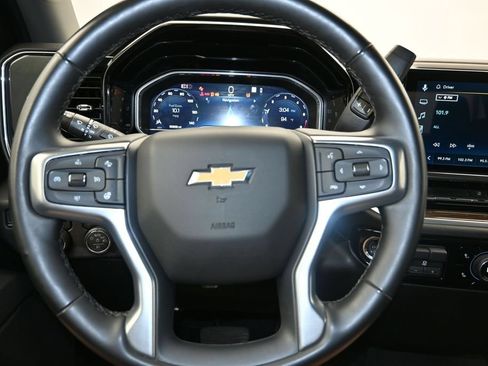 Used 2025 Chevrolet Silverado 2500 LT w/ Convenience Package AWD/4WD image 13