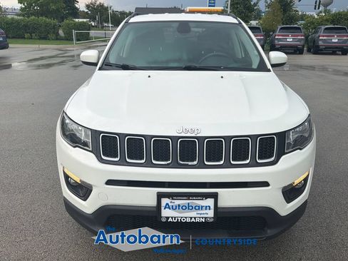 Used 2018 Jeep Compass Latitude w/ Popular Equipment Group FWD image 2