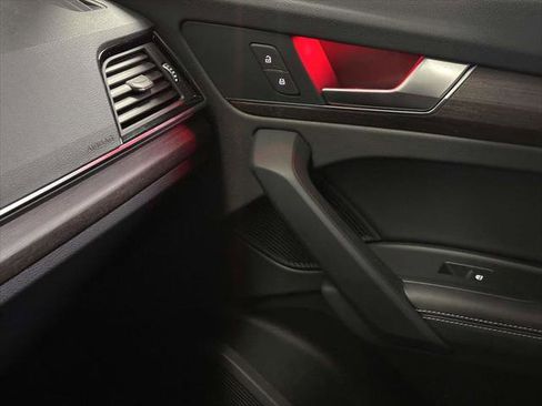 Used 2023 Audi Q5 2.0T Premium Plus w/ Premium Plus Package AWD/4WD image 26