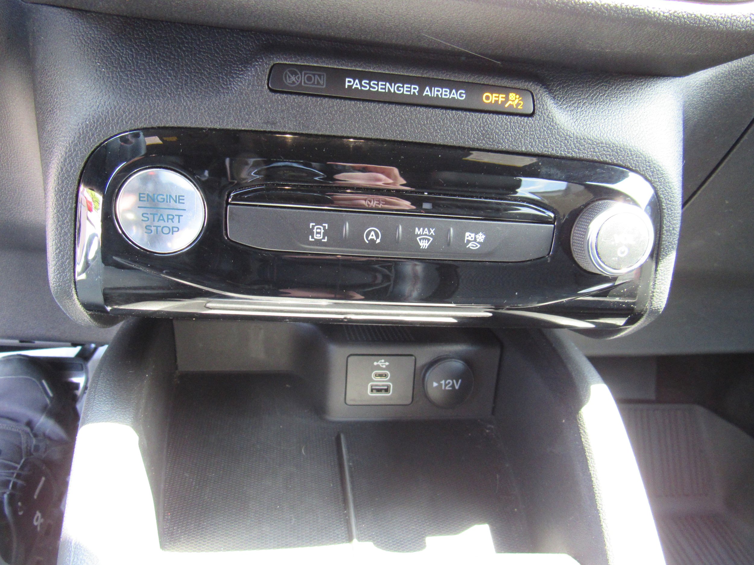 Used 2024 Ford Escape ST-Line w/ Tech Pack #1 AWD/4WD image 22