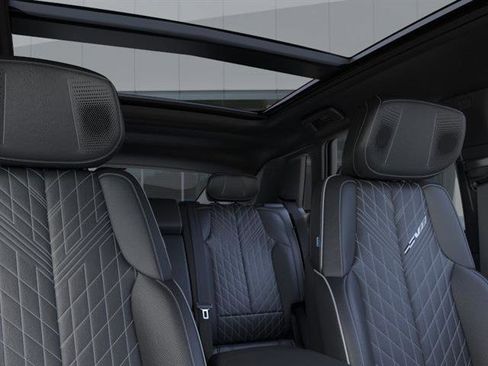 New 2026 Cadillac Lyriq V image 24