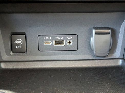 New 2025 Nissan Sentra SV w/ SV Premium Package image 31