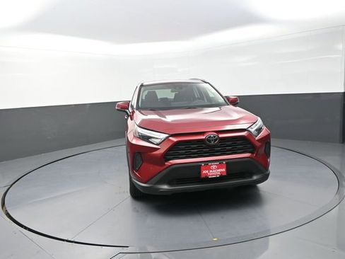 Used 2025 Toyota RAV4 XLE AWD/4WD image 25