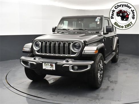Used 2024 Jeep Wrangler Sahara w/ Technology Group image 2
