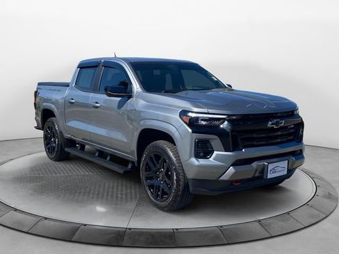Used 2025 Chevrolet Colorado Z71 w/ Technology Package AWD/4WD image 7