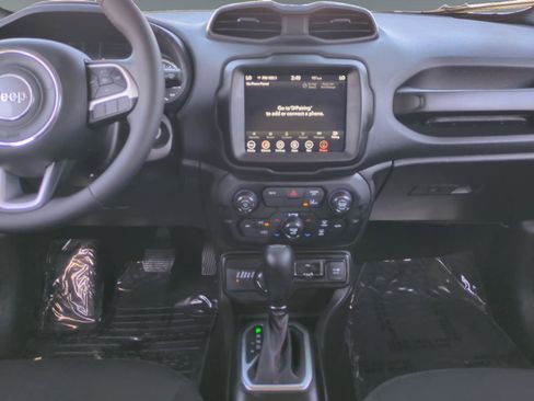 Used 2023 Jeep Renegade Trailhawk image 12