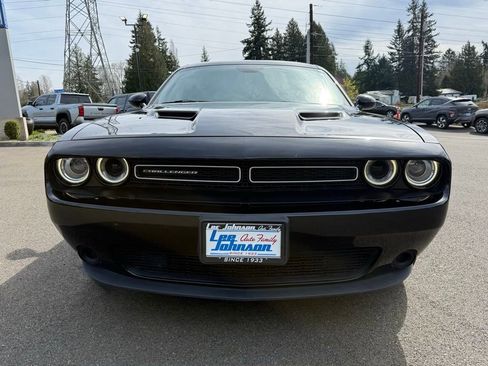 Used 2018 Dodge Challenger SXT RWD image 8