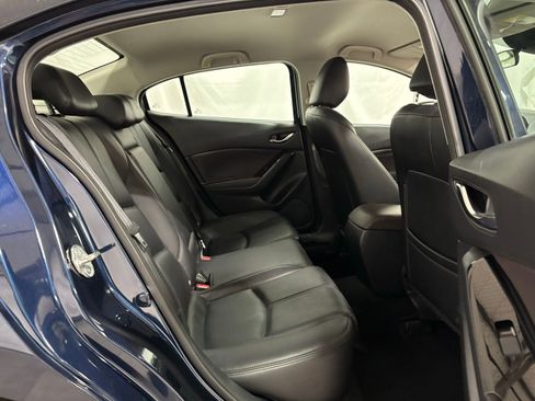 Used 2018 MAZDA MAZDA3 Touring image 13