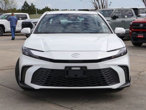 Used 2025 Toyota Camry SE FWD image 25