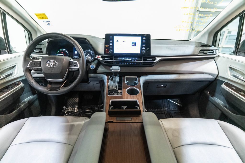 Certified 2024 Toyota Sienna XLE AWD/4WD image 13