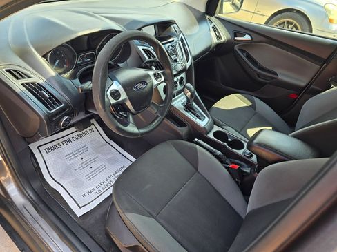 Used 2014 Ford Focus SE FWD image 11