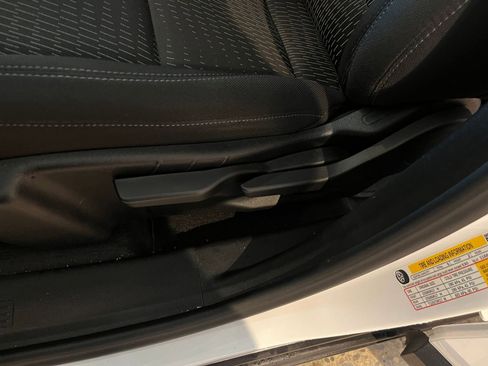 Used 2025 Chevrolet Equinox LT image 22