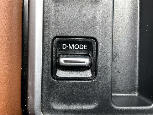 Used 2025 Nissan Pathfinder Platinum w/ Cargo Package FWD image 33