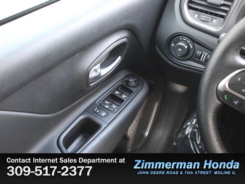 Used 2022 Jeep Renegade Limited image 14