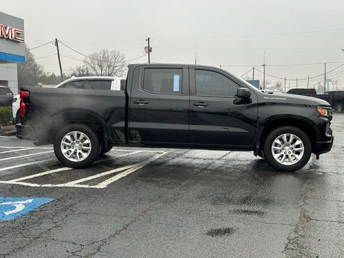 Used 2024 Chevrolet Silverado 1500 Custom image 4