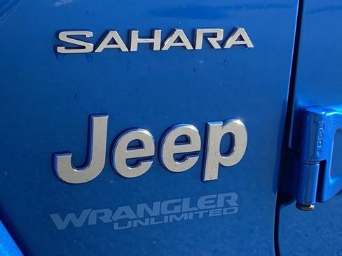 Used 2022 Jeep Wrangler Unlimited Sahara w/ Cold Weather Group image 24