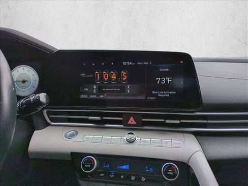 Used 2021 Hyundai Elantra Limited image 13