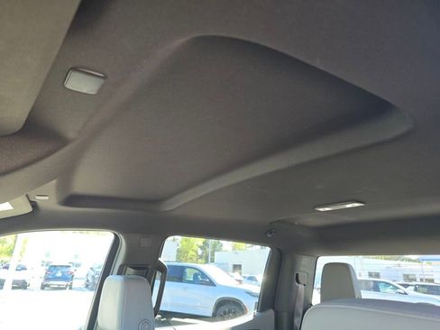 Certified 2025 GMC Sierra 1500 SLT image 21