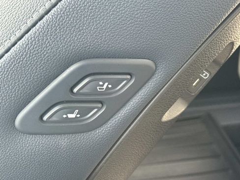 Used 2025 Kia Carnival SX Prestige FWD image 31