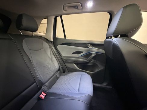 Used 2026 Volkswagen Tiguan SE w/ Panoramic Sunroof Package AWD/4WD image 34