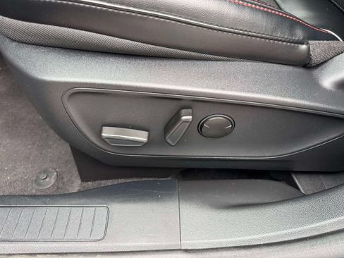 Used 2025 Ford Escape ST-Line Select AWD/4WD image 15