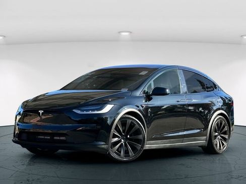 Used 2022 Tesla Model X image 2